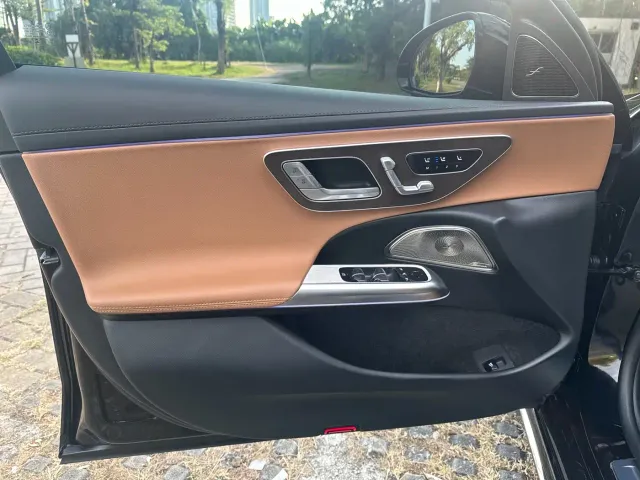 Mercedes-Benz E-Class — Фото автомобиля 12