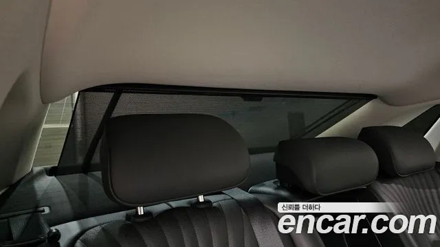 Hyundai Grandeur Grandeur (GN7) 2.5 Бензин 2WD — Фото автомобиля 15