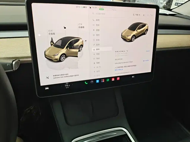 Tesla Model Y — Фото автомобиля 12