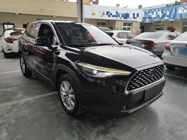 Toyota Corolla Cross — Фото автомобиля 3