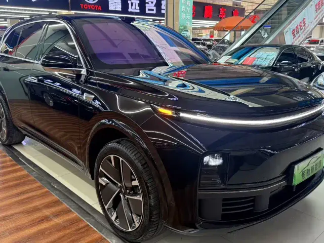 Li Auto L7 — Фото автомобиля 3