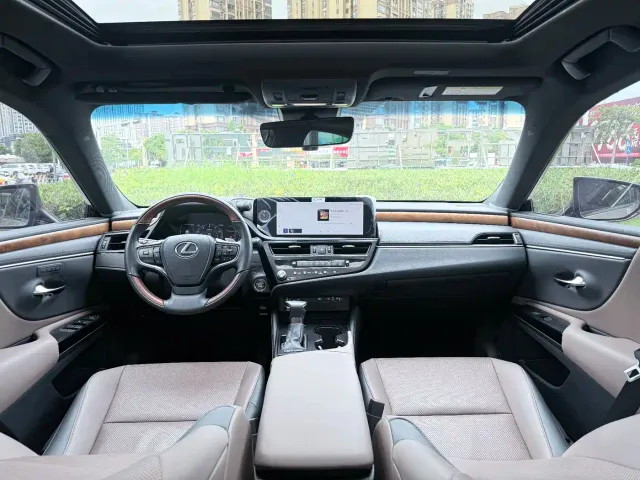 Lexus ES — Фото автомобиля 9