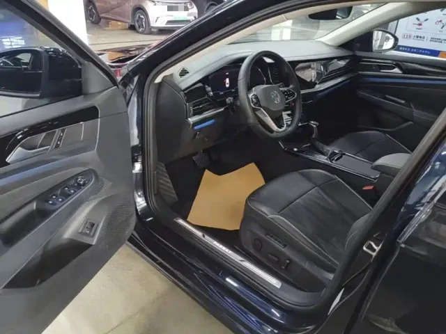 Volkswagen Passat — Фото автомобиля 11