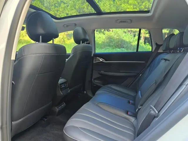 Roewe Roewe RX5 MAX 2022 1.5T Auto Promising Luxury Edition — Фото автомобиля 10