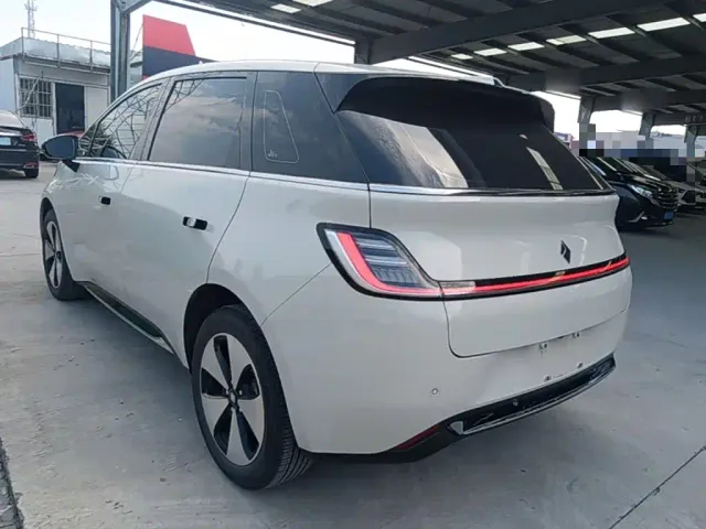 Baojun Cloud — Фото автомобиля 4