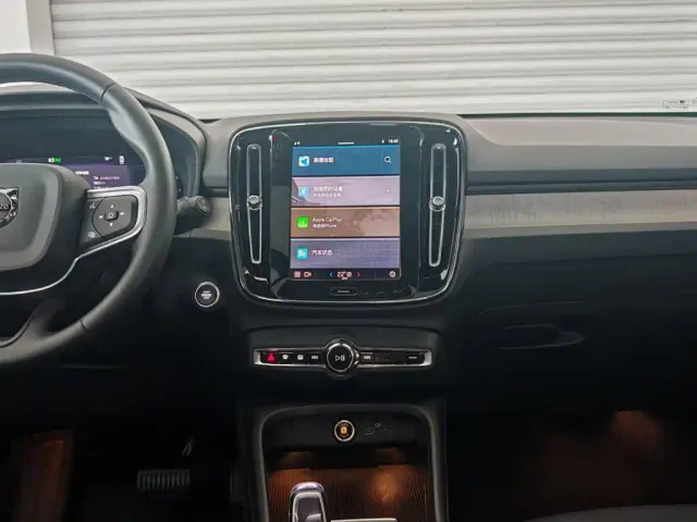 Volvo XC40 — Фото автомобиля 19