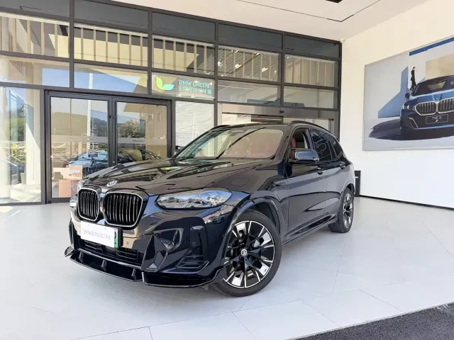 Фотография автомобиля — BMW iX3