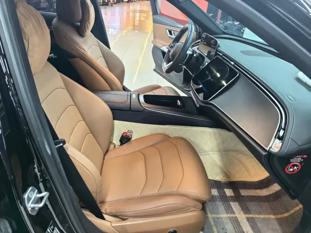 Mercedes-Benz E-Class — Фото автомобиля 20
