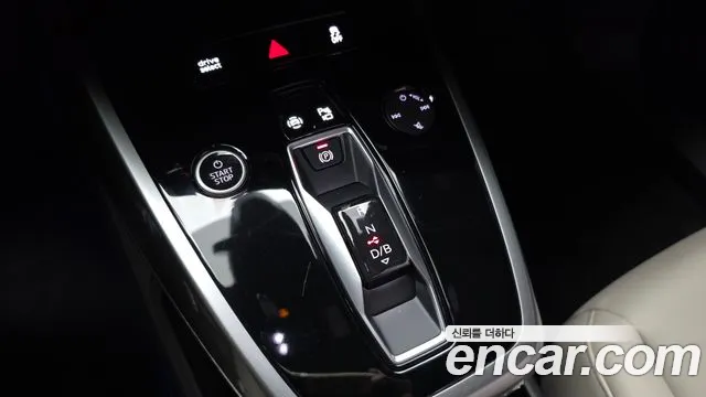 Audi Q4 e-tron — Фото автомобиля 9