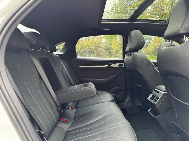 Geely Xingrui — Фото автомобиля 12