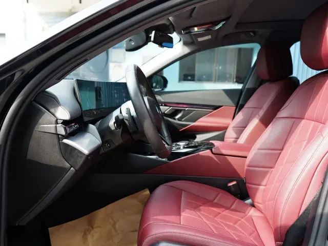 BMW 5 Series — Фото автомобиля 5