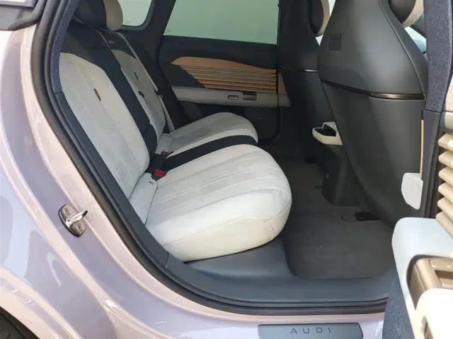 Audi E5 Sportback — Фото автомобиля 7