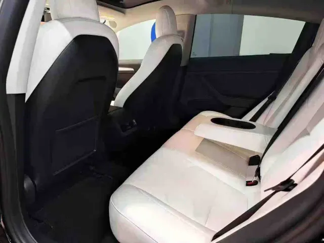 Tesla Model 3 — Фото автомобиля 9