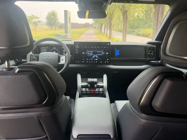 BYD FangChengBao Leopard 5 — Фото автомобиля 5