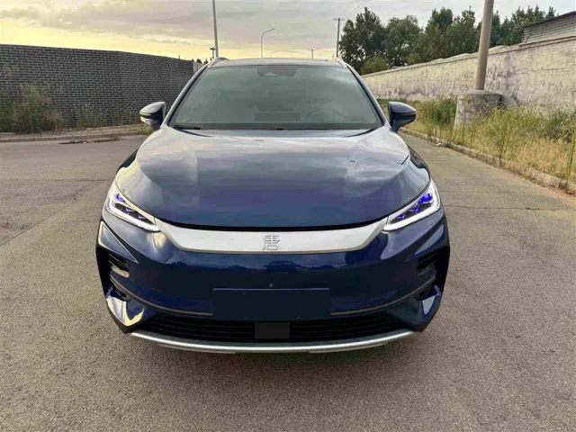 BYD Tang — Фото автомобиля 18