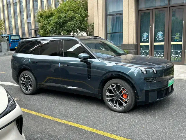 Lynk & Co 900 — Фото автомобиля 3
