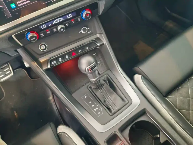 Audi Q3 — Фото автомобиля 11