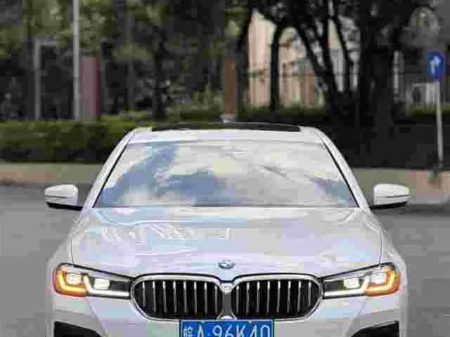 BMW 5 Series — Фото автомобиля 2