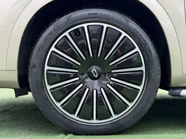 AITO Wenjie AITO M7 2022 1.5T 4WD Flagship Edition — Фото автомобиля 22