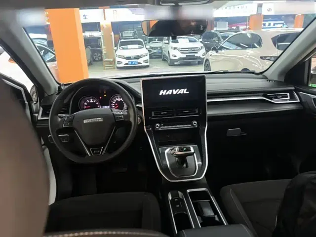 Haval M6 — Фото автомобиля 9