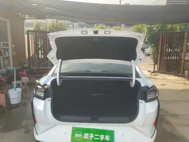 Dongfeng Yixuan — Фото автомобиля 18