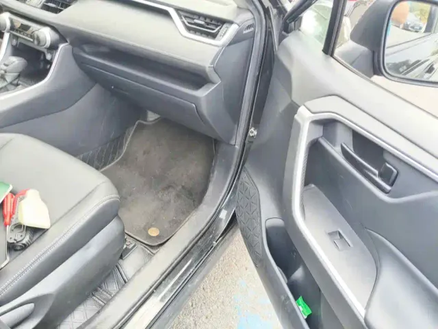 Toyota RAV4 — Фото автомобиля 12