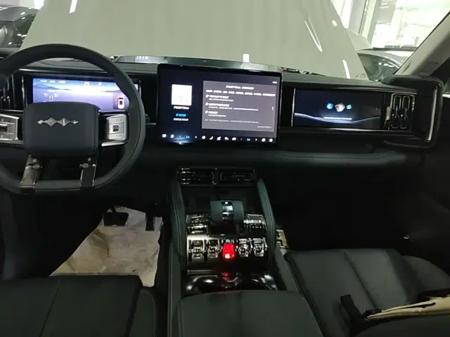 BYD FangChengBao Leopard 5 — Фото автомобиля 12