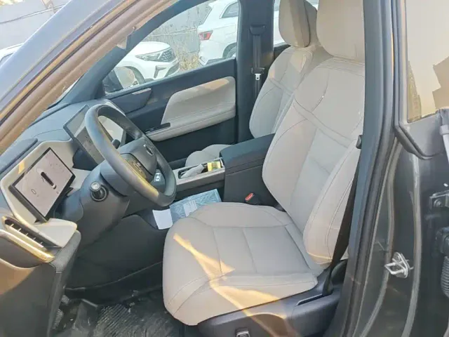 Volvo XC70 Plug-in Hybrid — Фото автомобиля 14