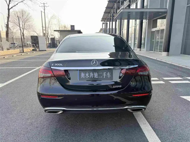 Mercedes-Benz E-Class — Фото автомобиля 17