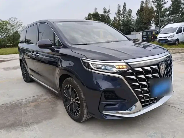 Roewe iMAX8 — Фото автомобиля 3