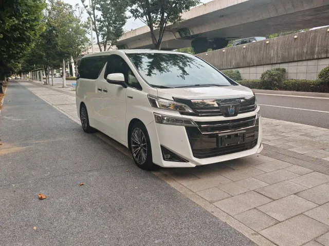 Toyota Vellfire — Фото автомобиля 2