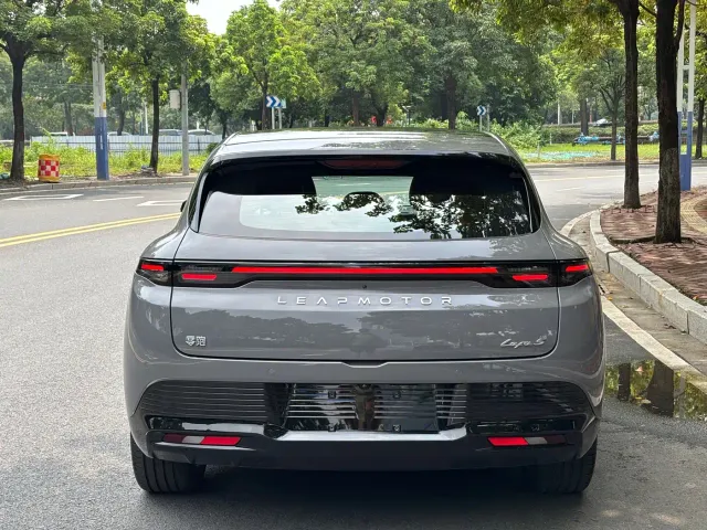 Leapmotor Lafa 5 — Фото автомобиля 29