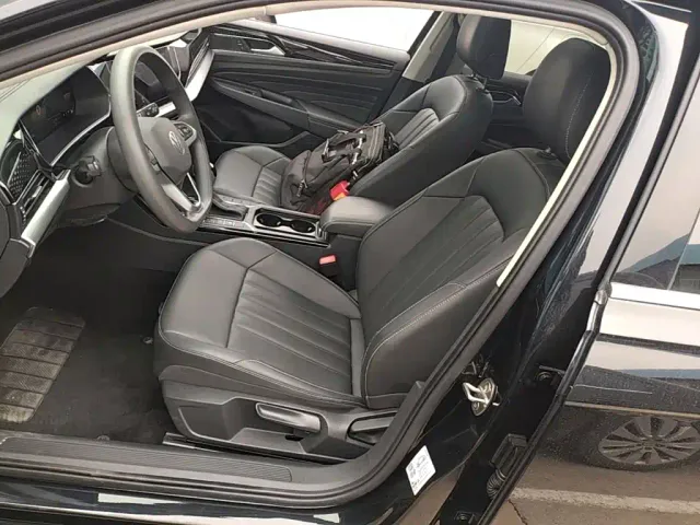 Volkswagen Passat — Фото автомобиля 14