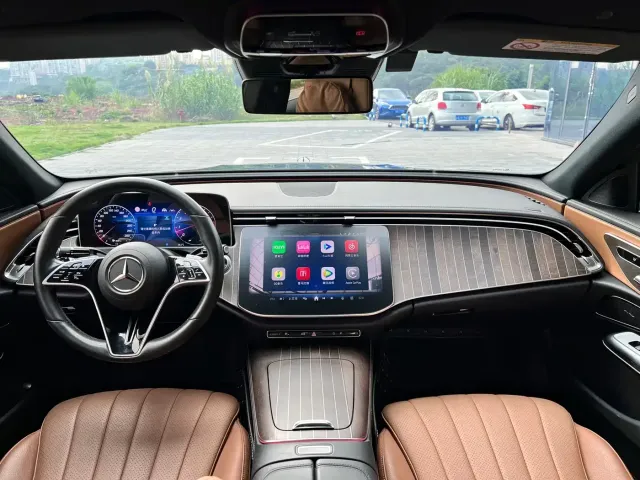 Mercedes-Benz E-Class — Фото автомобиля 11