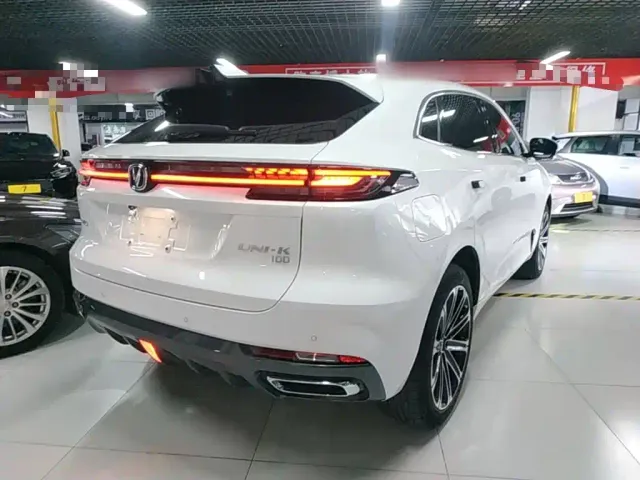 Changan UNI-K iDD — Фото автомобиля 6