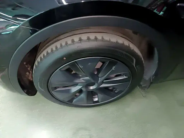 Tesla Model Y — Фото автомобиля 22