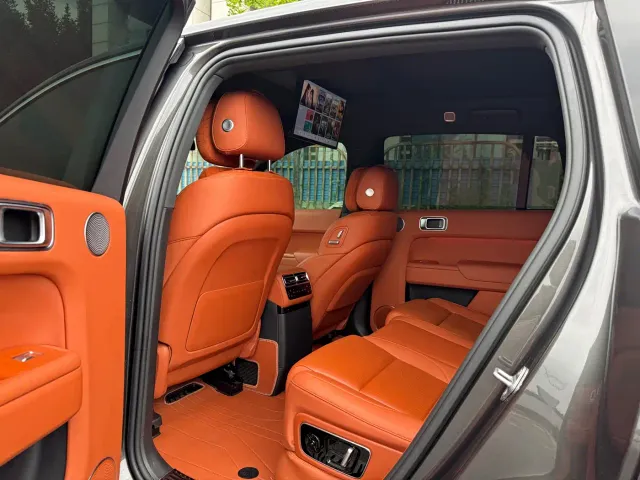 Li Auto L7 — Фото автомобиля 12