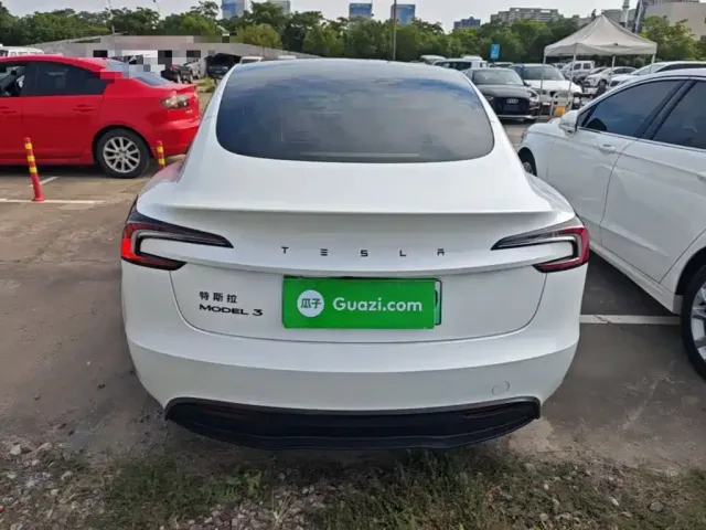 Tesla Model 3 2025 Model Year Facelift Rear-Wheel Drive — Фото автомобиля 5