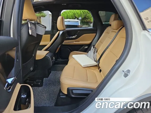 Lincoln Corsair — Фото автомобиля 9