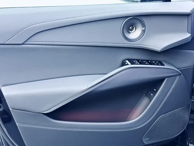 Lotus Eletre — Фото автомобиля 23