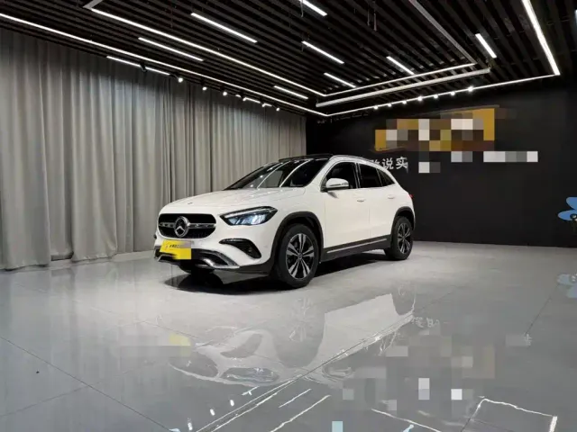 Фотография автомобиля — Mercedes-Benz GLA-Class