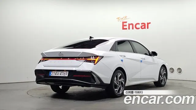 Hyundai Avante CN7 — Фото автомобиля 2