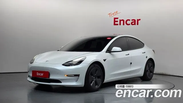 Фотография автомобиля — Tesla Model 3