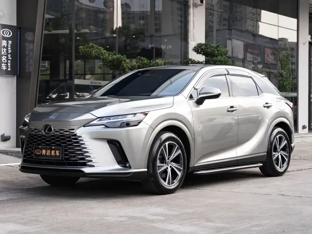 Фотография автомобиля — Lexus RX