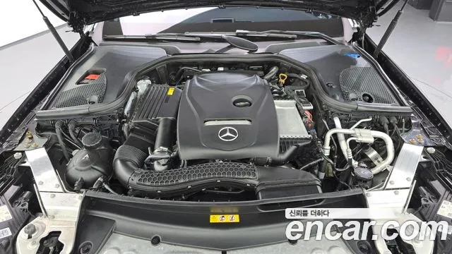 Mercedes-Benz E-Class — Фото автомобиля 6