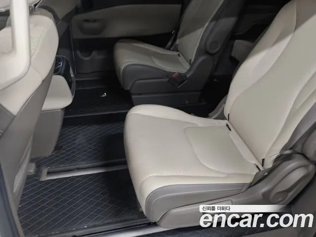 Kia Carnival 4th Gen — Фото автомобиля 5