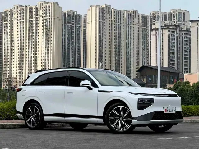 Xpeng G9 — Фото автомобиля 3