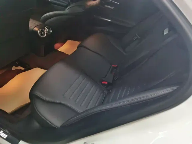 Mercedes-Benz C-Class — Фото автомобиля 16