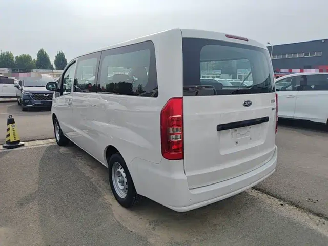 JAC Refine M3 — Фото автомобиля 4