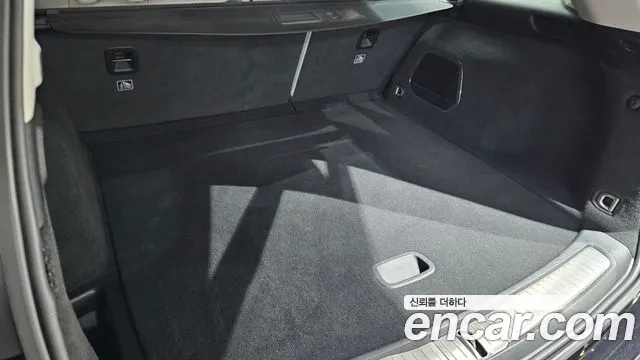 Jeep Cherokee Grand Cherokee(WL) 3.6 Overland — Фото автомобиля 29